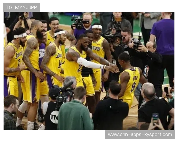 NBA季后赛防守阵型在面对全明星球员时的调整逻辑